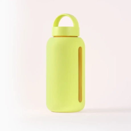 Szklana-butelka-do-monitorowania-dziennego-nawodnienia-Day-Bottle---PINEAPPLE--BINK (1).webp